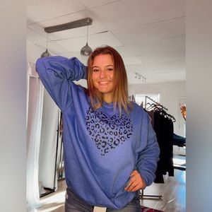 ✨✨GRAPHIC SWEATSHIRT✨✨